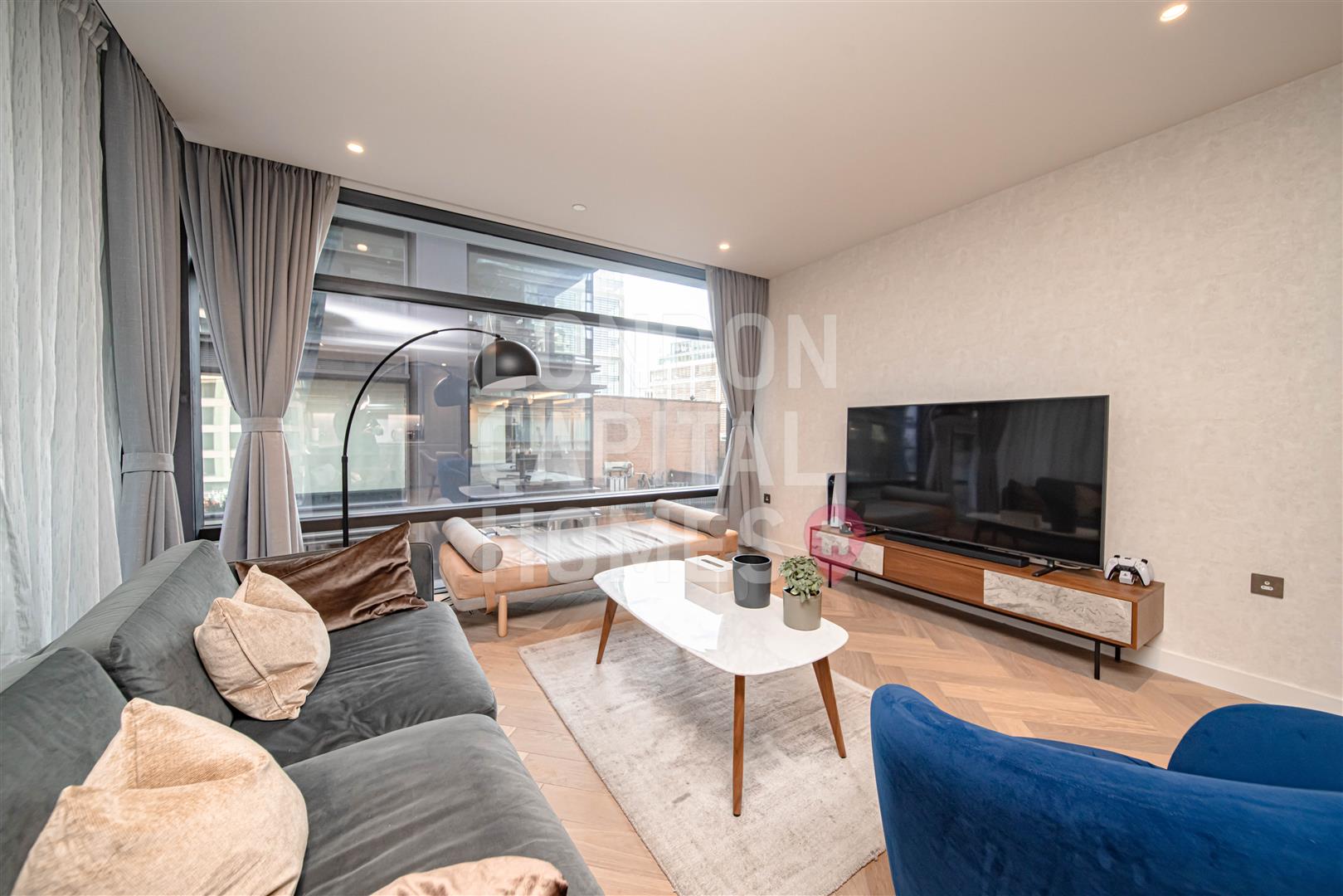 2 bed property in 2 Principal Place, London